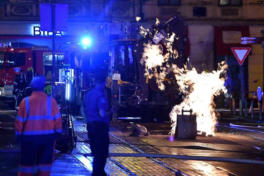 Požar u Frankopanskoj - pri sanaciji vodovodne cijevi probijena je i plinska, bagerist u bolnici