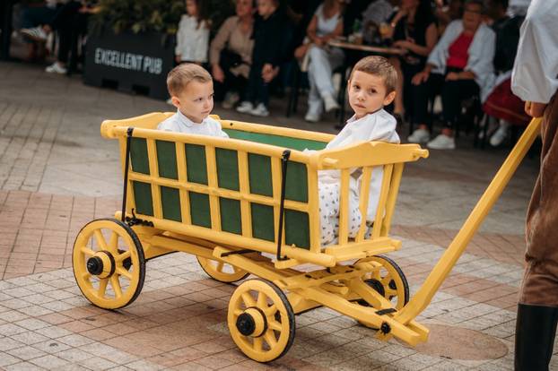 Dječje vinkovačke jeseni: Spoj folklora i slavonskih pjesama