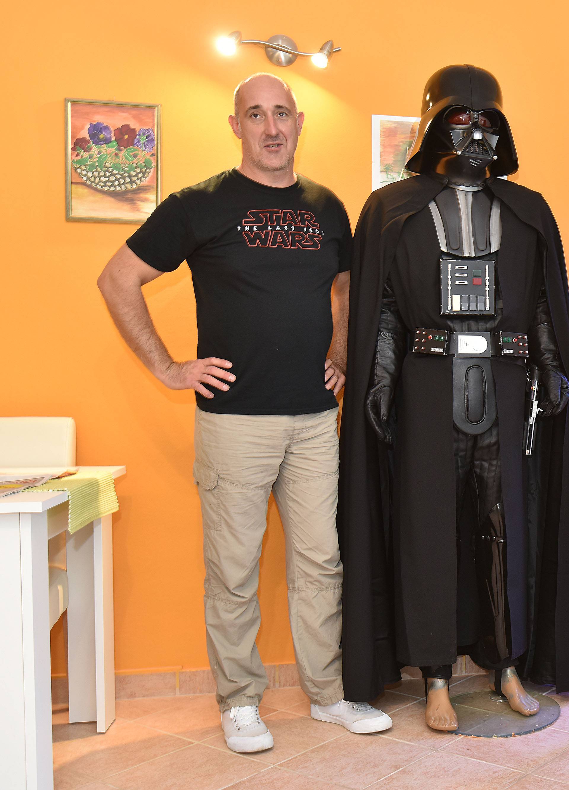 Danju je ugostitelj, noću Darth Vader: 'I ženit ću se u kostimu'