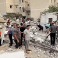 VIDEO Izraelci su granatirali u Gazi zgradu, ljudi u ruševinama tražili preživjele: 'Ubili su djecu'