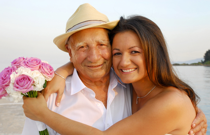 Nazvali je 'sponzorušom' jer se udala za milijunaša dan prije njegove smrti: Obitelj želi istinu