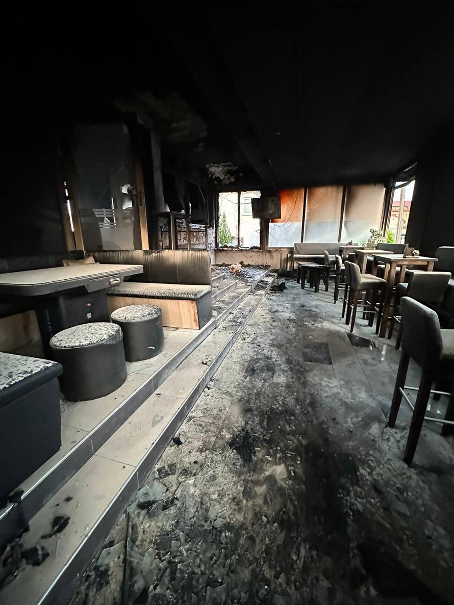 VIDEO U Sesvetama upao u kafić pod okriljem noći i zapalio ga: Snimile ga nadzorne kamere