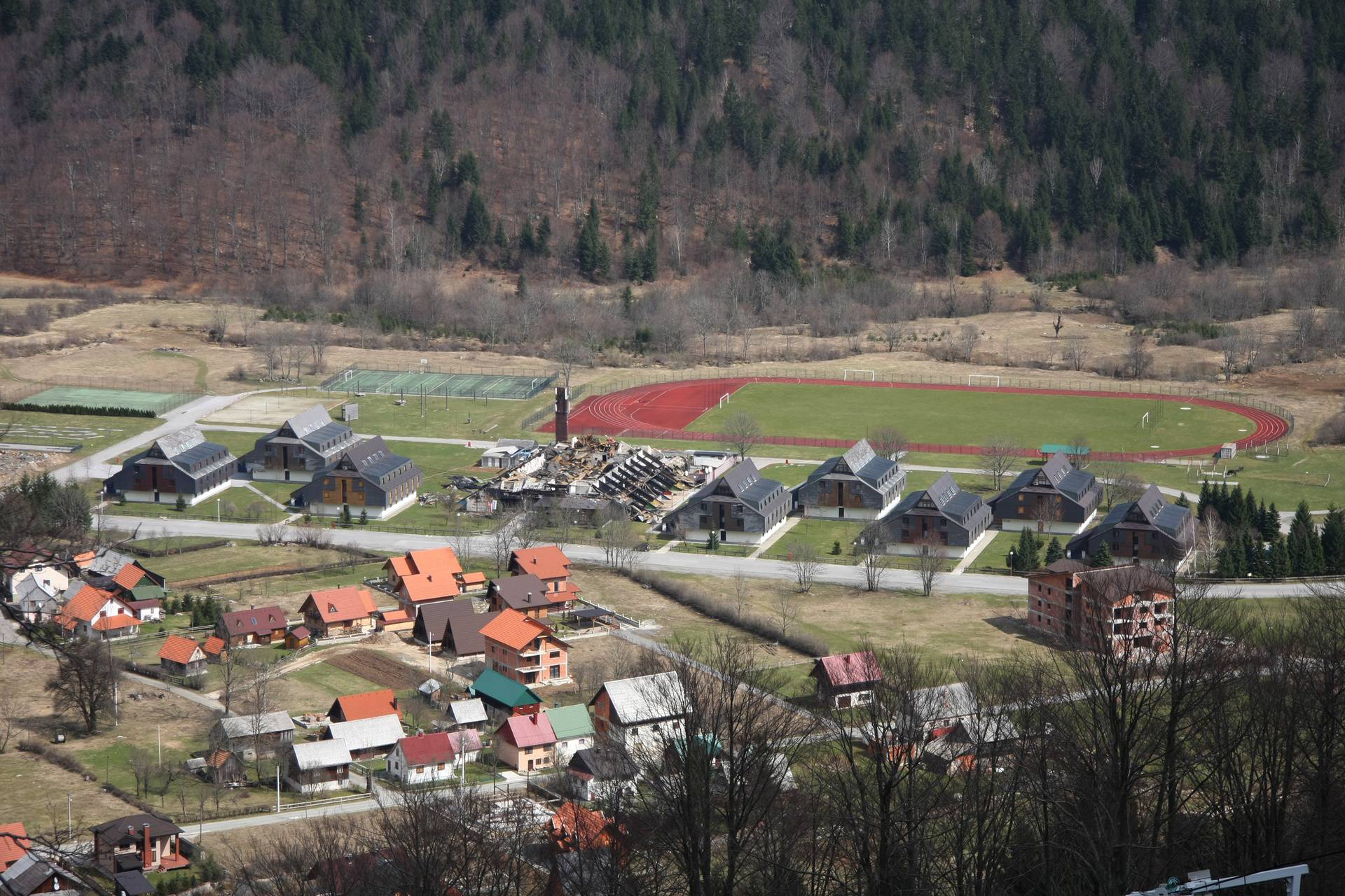 Bjelolasica: Glavna zgrada Hrvatskog olimpijskog centra nakon požara