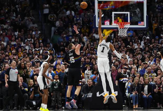 NBA: San Antonio Spurs at Denver Nuggets
