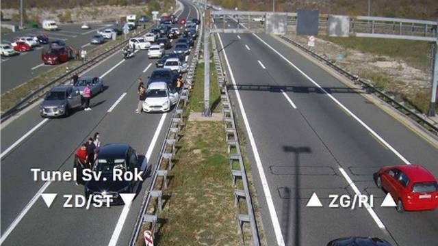 Sudar u tunelu Sveti Rok: Ima mrtvih, zatvorili autocestu A1