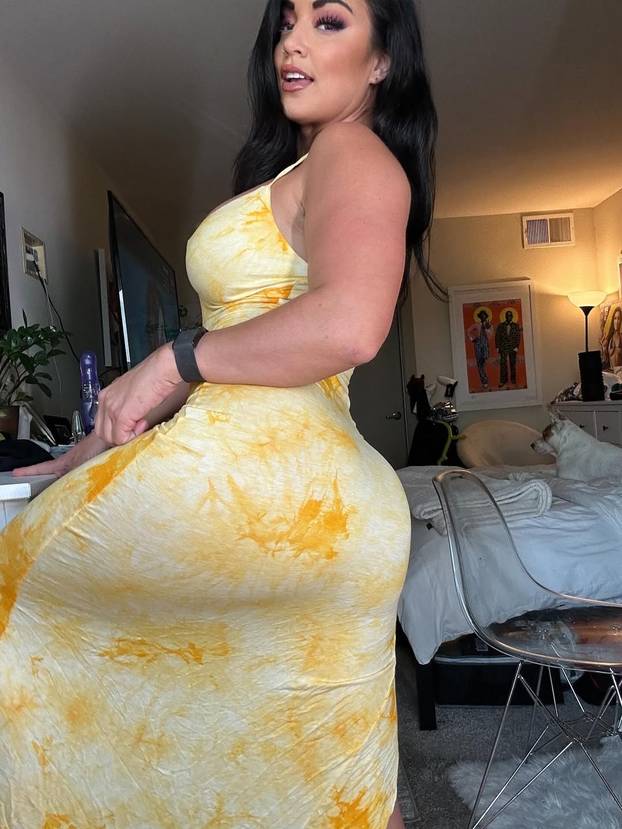 FOTO Učiteljica postala zvijezda filmova za odrasle: 'Muž se ne ljuti. Skupljam novac za azil'