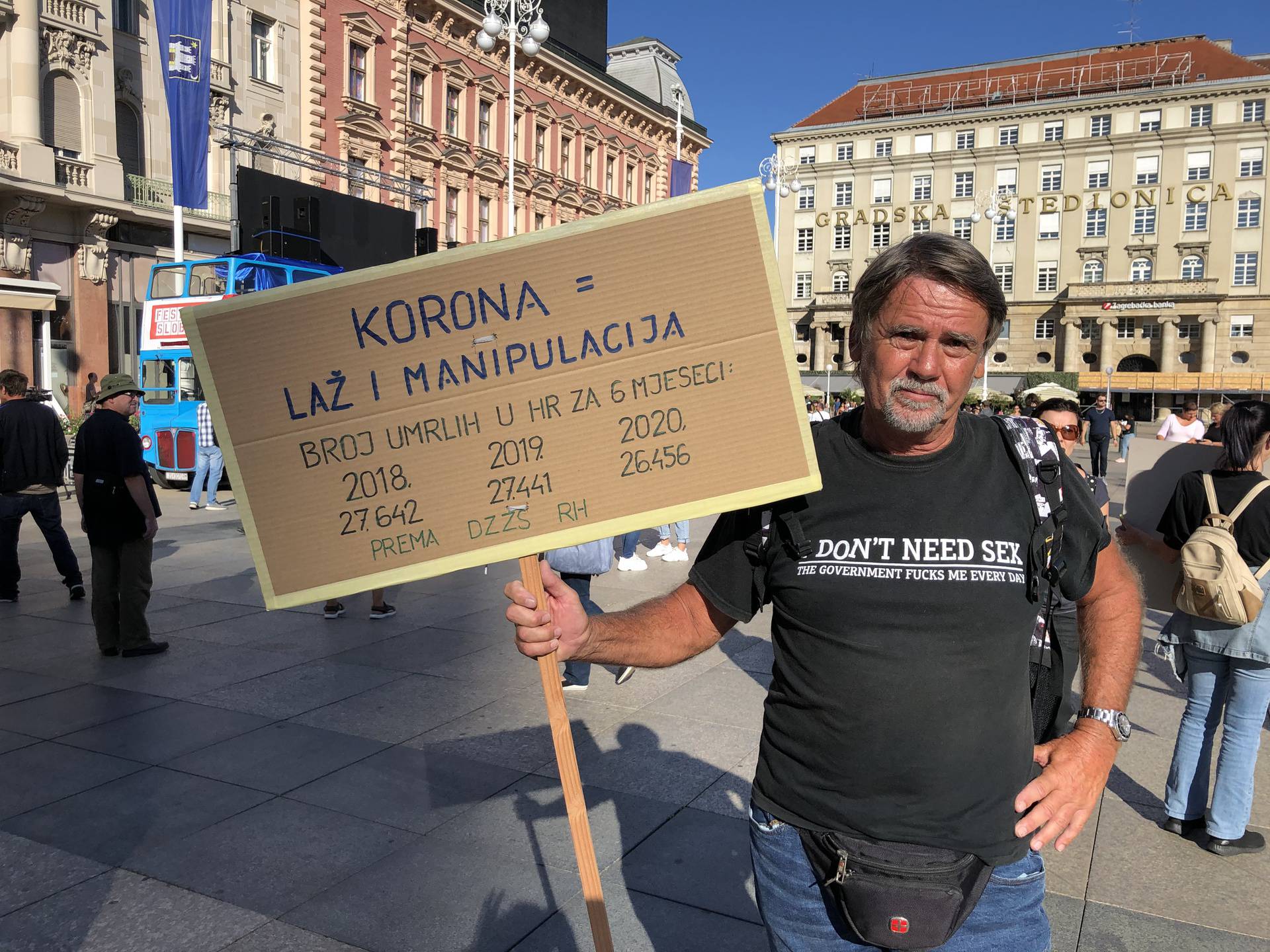 Tony Cetinski zaurlao: 'Cijepite si mamu!', a skup na trgu je završio s hrvatskom himnom