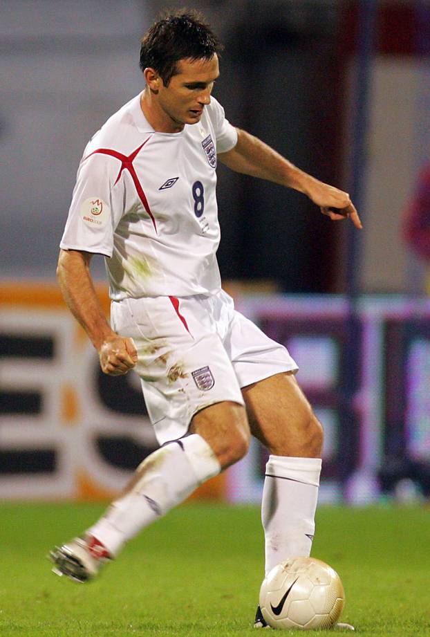 ARHIVA - 2006. Zagreb: Vatreni i "maksimirska krtica" srušili su Englesku 