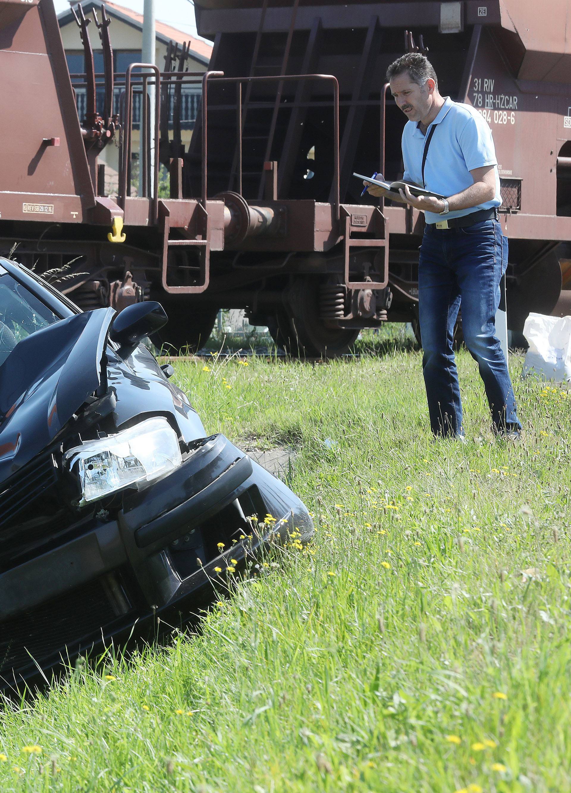 'Auto mi se ugasio na pruzi! U zadnji tren sam uspjela izaći...'