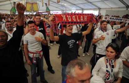 Split "živi" za utakmicu: Ludilo u navijačkom šatoru