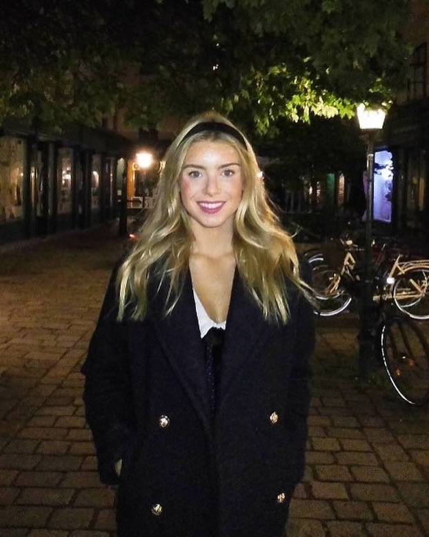 FOTO Hajdukovac kleknuo pred Amerikanku, sad napušta klub. 'Ti si odgovor na moje molitve'