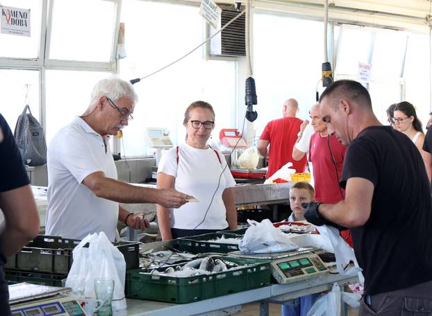 Šibenik: Ponuda ribe na ribarnici