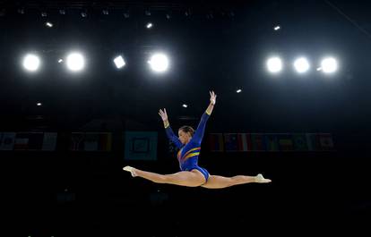 FOTO Gimnastičarke isprobale sprave uoči kvalifikacija. Jedna je posebno mamila uzdahe