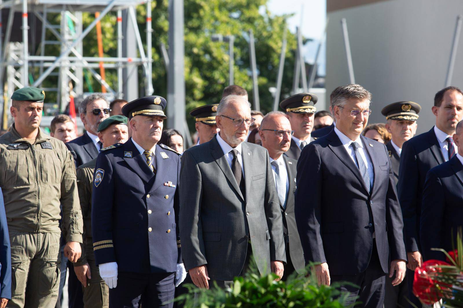 Knin: Polaganje vijenaca ispred Spomenika hrvatske pobjede "Oluja 95"