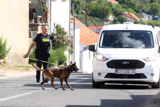 Jo&scaron; je jedan mladi &zcaron;ivot izgubljen. Za&scaron;to je sustav opet zakazao? Drni&scaron; je zavijen u crno