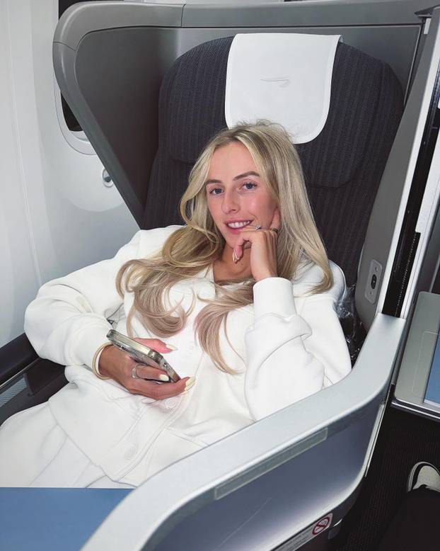 FOTO Prvakinja Europe skinula dres i ušla u povijest. Na prvi je spoj išla u salon namještaja