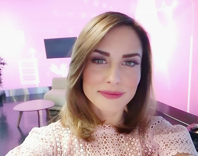 Voditeljica oduševila 'selfijem': 'Ljepša si kad ne nosiš šminku'