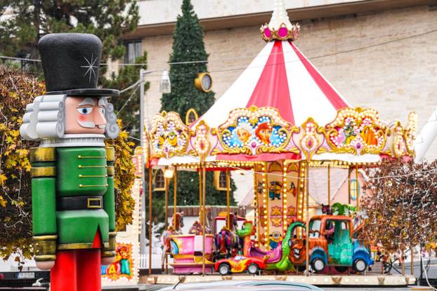 FOTO Najbolji i najraskošniji u Europi! Pogledajte kako izgleda čarobni Advent u Rumunjskoj