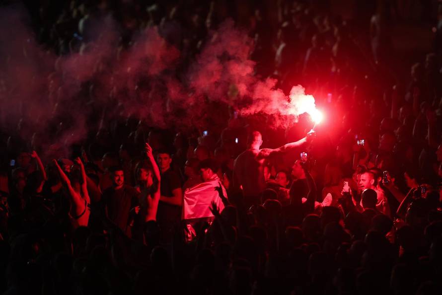 Zagreb: Euforija i bakljada na koncertu Marka Perkovića Thompsona