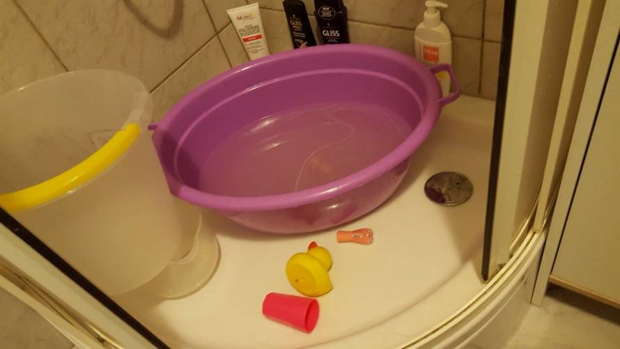 Vodu moraju kupovati: Plaćaju račune, a iz slavine curi mulj