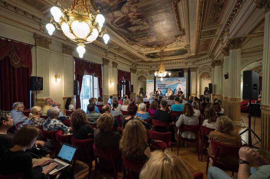 Zagreb: Festival svjetske književnosti, razgovor s Goranom Gavranovićem i Borisom Rašetom