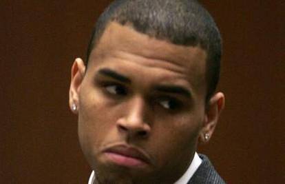 Chris Brown opet bijesan, naljutila ga Oprah Winfrey