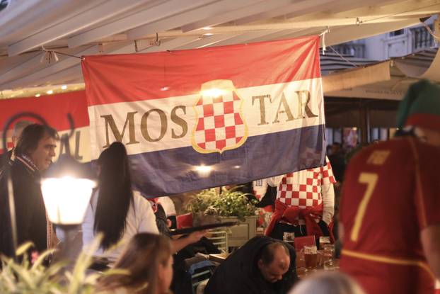 Split: Na Rivi se okupljaju navijači Hrvatske i Portugala