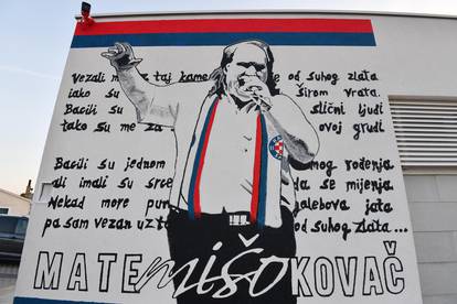 FOTO Mate Mišo Kovač dobio je svoj mural u centru Tribunja