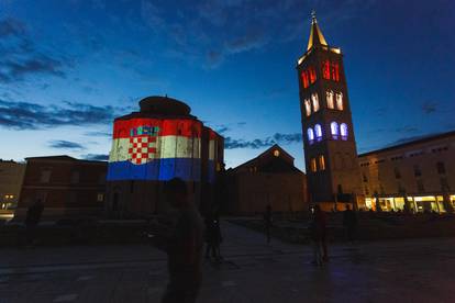 Zadar; Povodom Dana državnosti dijelovi grada obojani bojama hrvatske zastave