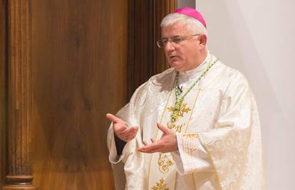 Biskup Uzinić: 'Jesti se mora, ali na mise se ne mora dolaziti'