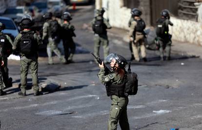 Izrael naoružava civile koji će braniti gradove: '13.200 dragovoljaca će služiti u policiji'