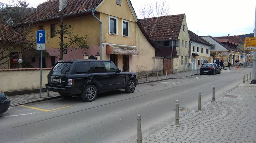 Bez naljepnice: Horvatinčić se parkira na mjestu za invalide