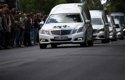Tuga u Halternu: Tijela stradalih učenika konačno stigla kući