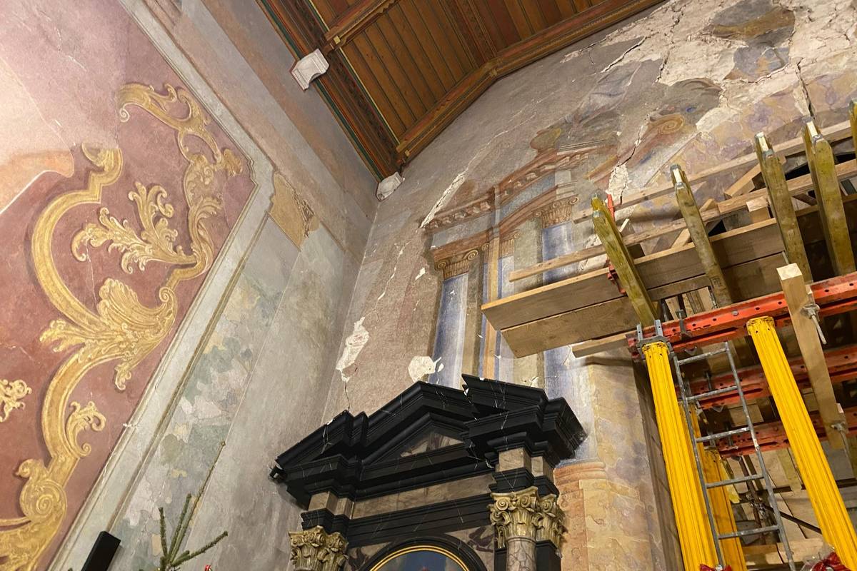 Oštećena je crkva u Remetama