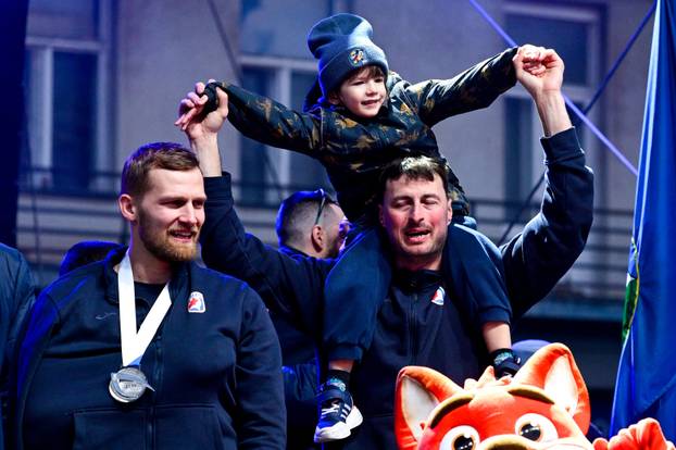 Zagreb: Marko Perković Thompson nastupio na svečanom dočeku hrvatske rukometne reprezentacije