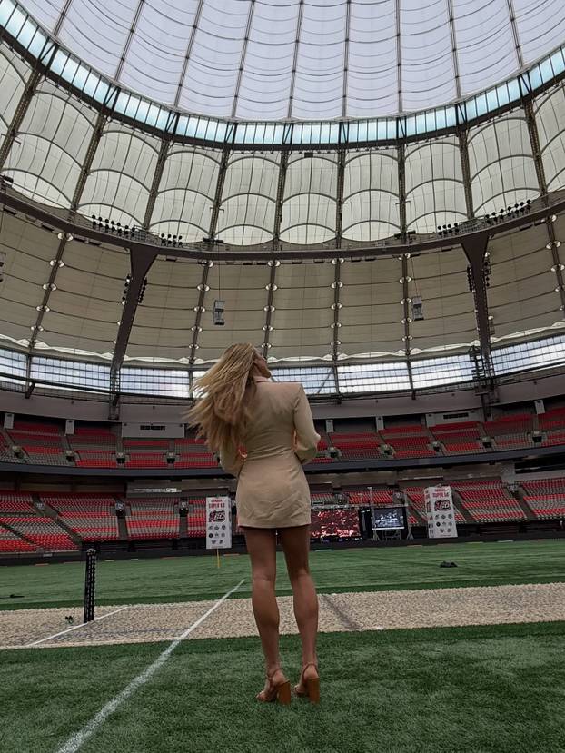 Ispale na Australian Openu: Ovu sportsku novinarku optužili su da otkriva ipak malo previše