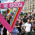 Tisuće ljudi  na prosvjedu zbog kršenja prava LGBTQ građana