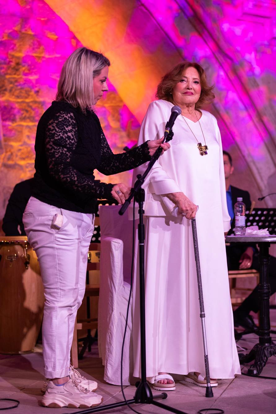 Prvi dubrovački oproštajni koncert Tereze Kesovije