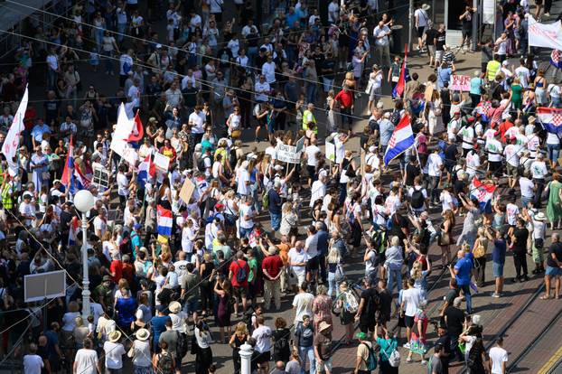 Tisuće prosvjednika preplavile središte Zagreba zbog otpada u Lici