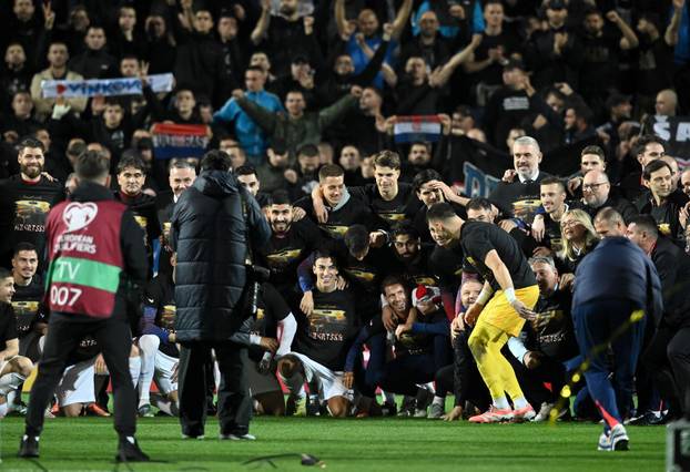 Slavlje nogometaša Hrvatske nakon pobjede nad Farskim otocima i plasmana na Svjetsko prvenstvo