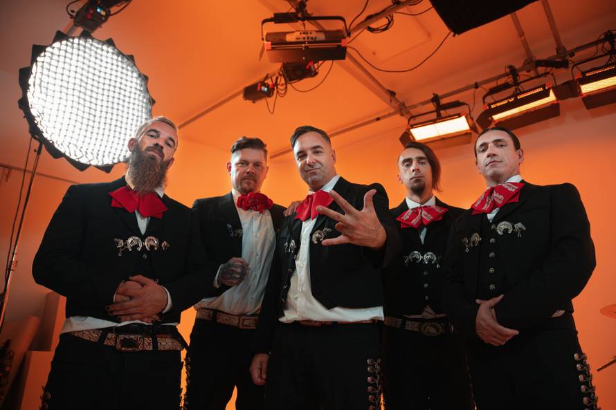 Jan Kerekeš o spotu za 'Mucho Macho': 'Bubnjar se najviše namučio s četiri žene oko njega'