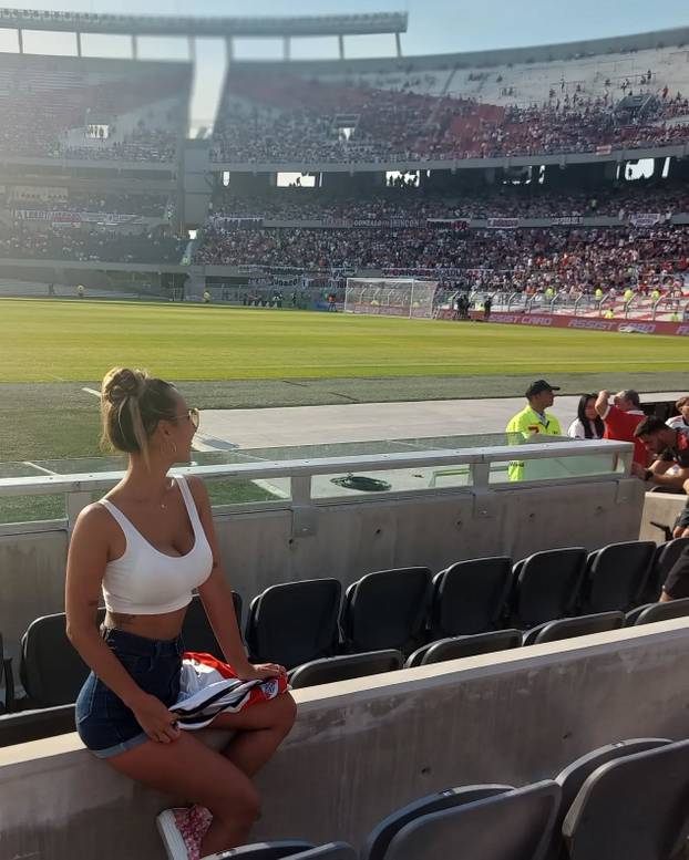 FOTO Bujna Argentinka upala u hotel omiljene ekipe i ostvarila san. Samo, zaboravila je nešto