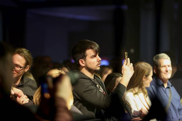 Zadar: Koncert Parnog Valjka u Arsenalu povodom Valentinova