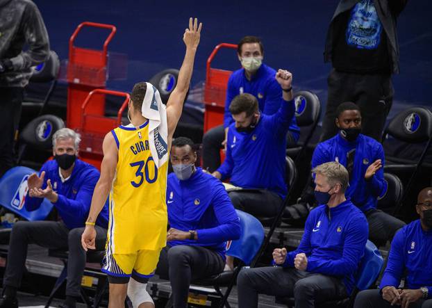 NBA: Golden State Warriors at Dallas Mavericks