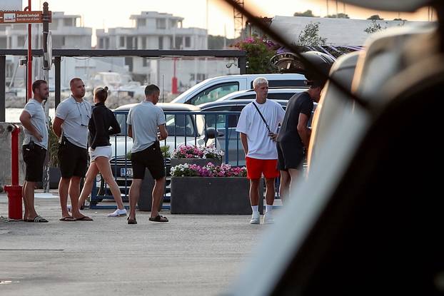 EKSKLUZIVNO Zadar: Dani Olmo s djevojkom i prijateljima odmara na luksuznoj jahti