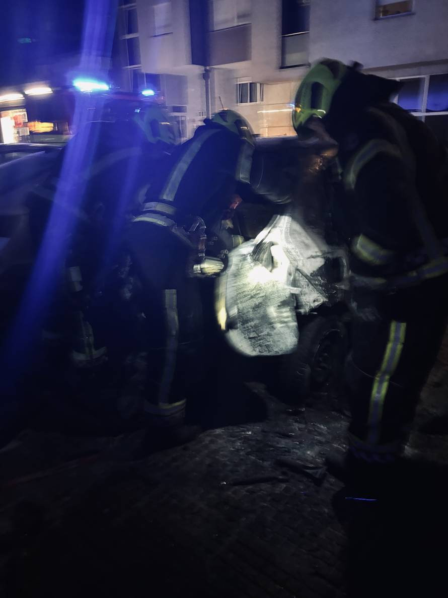 VIDEO U Zagrebu su gorjeli auti