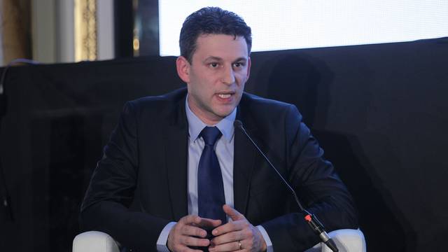 'Vlada će braniti Agrokor, a ne njegova čelnika Ivicu Todorića'