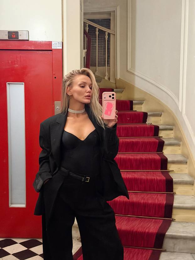 Glumica filmova za odrasle dala ponudu igraču PSG-a za finale Lige prvaka. Javila se i djevojka