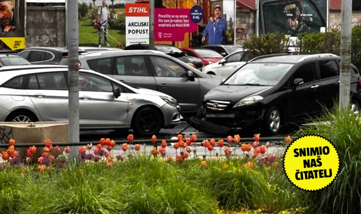 FOTO Sudar u Rijeci: 'Automobil je proklizao i zabio se u drugo vozilo. Čuo se glasan udarac...'