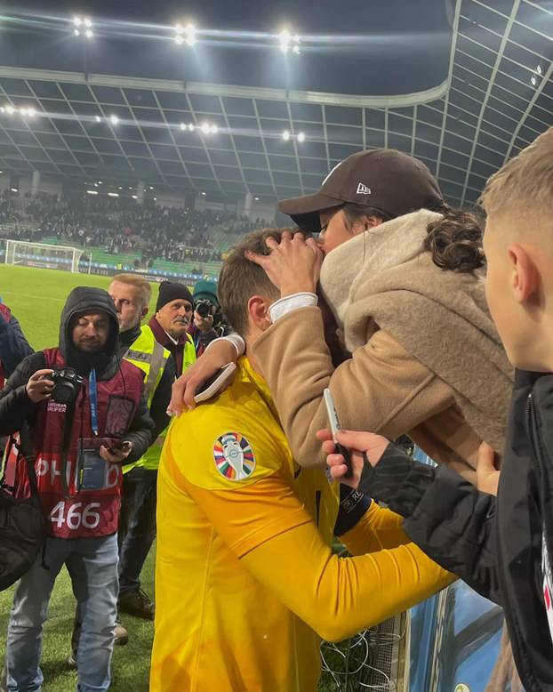 FOTO Kći srpske košarkaške legende ljubi zvijezdu Atletica i penje se prema teniskom vrhu